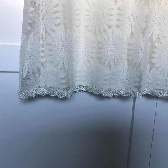 Kimchi Blue Cream Floral Lace Dress - Picture 4 of 14